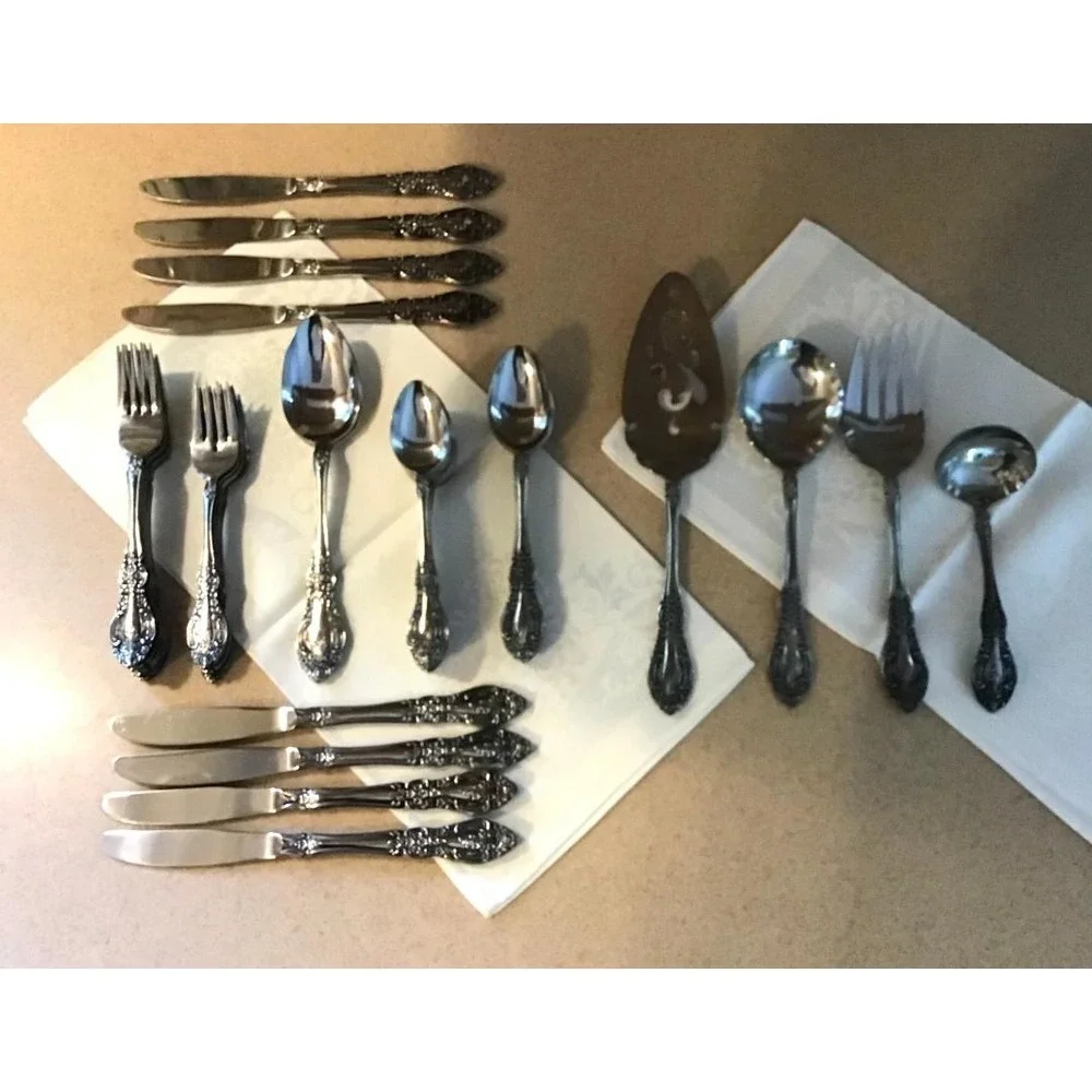 Vintage Oneida Michelangelo Victorian Flatware Set Silverplate 40 Pieces